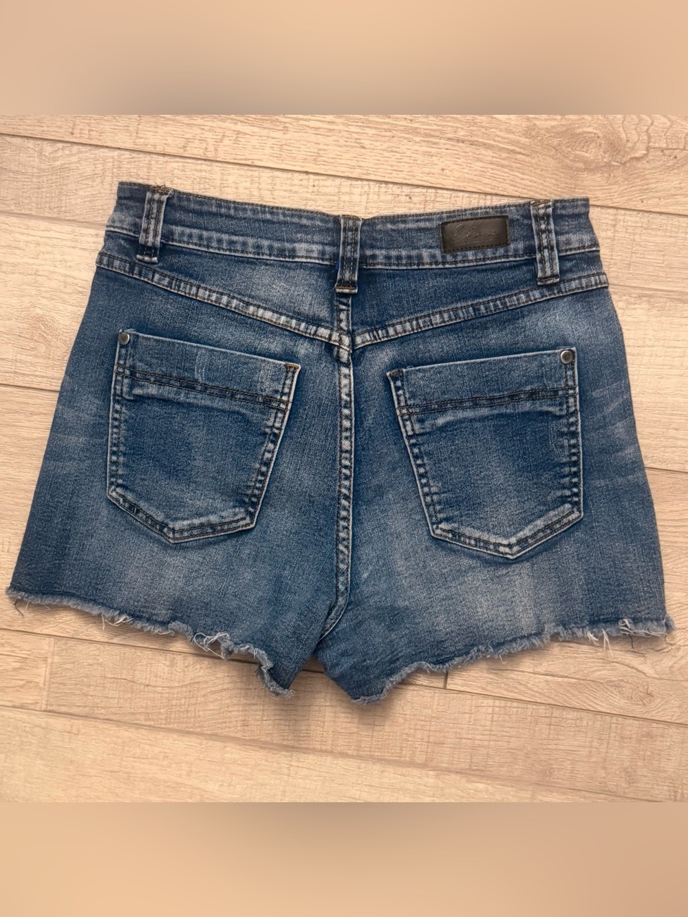 Elan Distressed Mid Rise Short - Denim. NWT Size (M) Medium - Picture 7 of 10